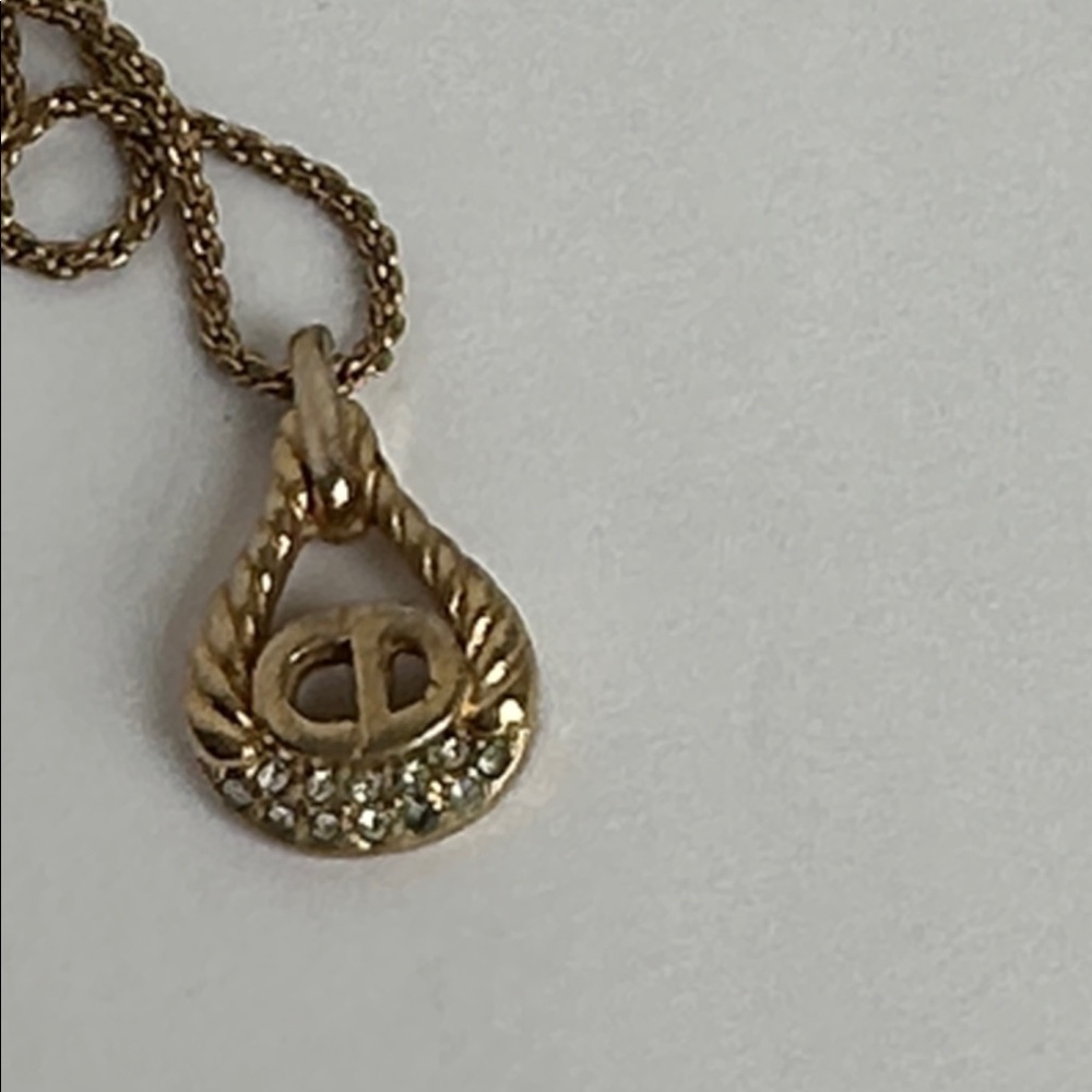 Christian Dior Gold tone 18” Necklace
Missing a rhinestone - Picture 2 of 3